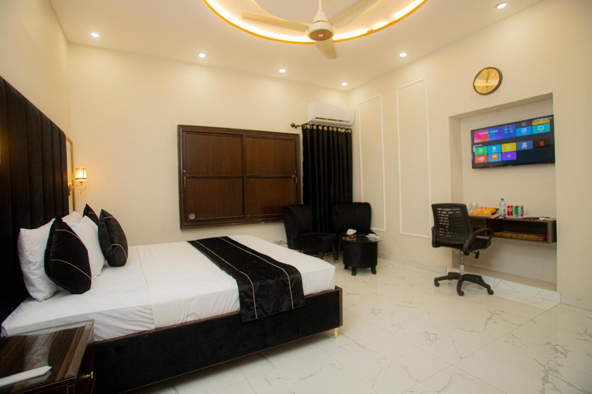 Hotel White Season Gulberg Lahore Exterior photo