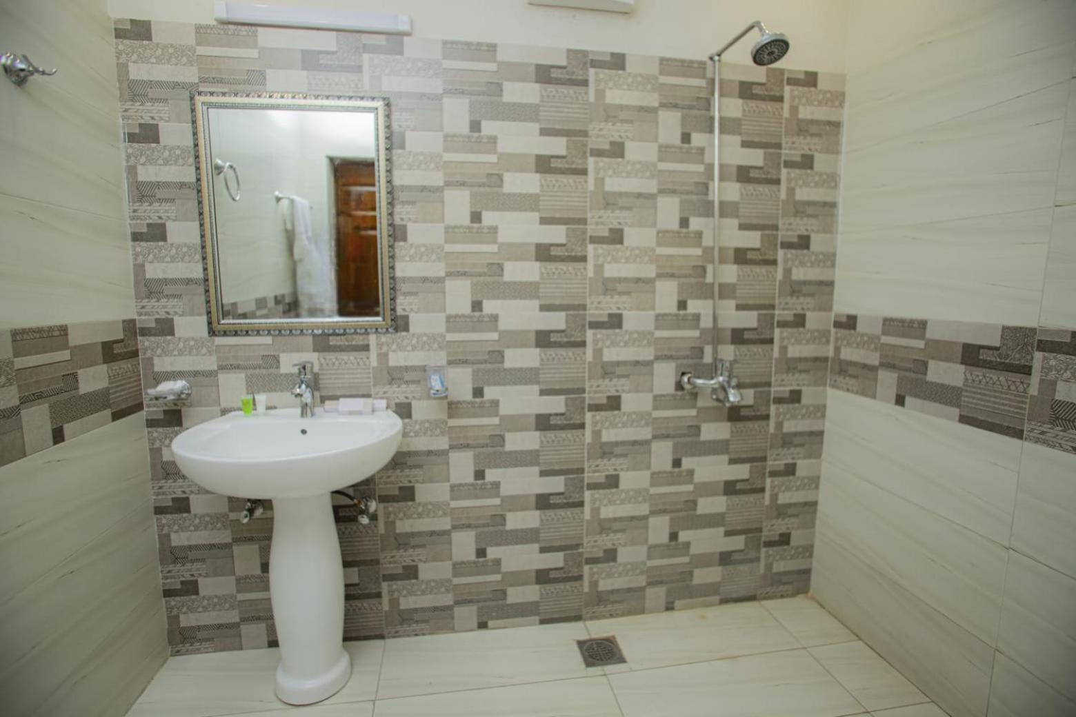 Hotel White Season Gulberg Lahore Exterior photo
