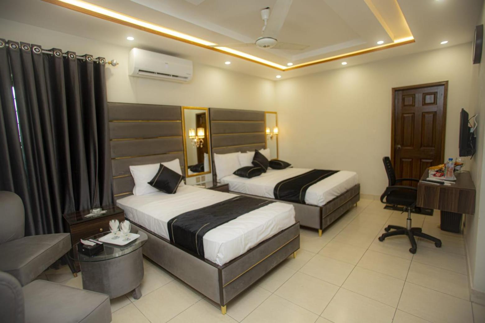 Hotel White Season Gulberg Lahore Exterior photo